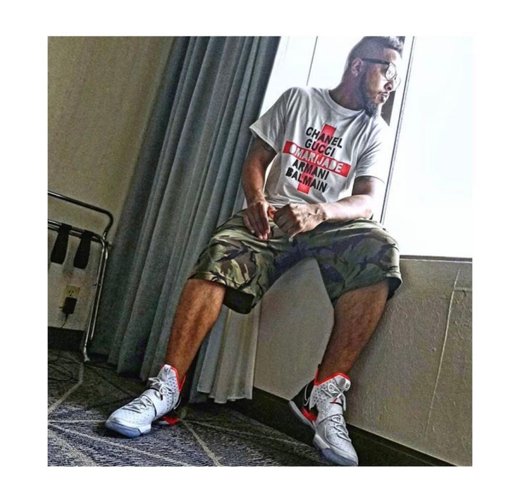Icons Tee